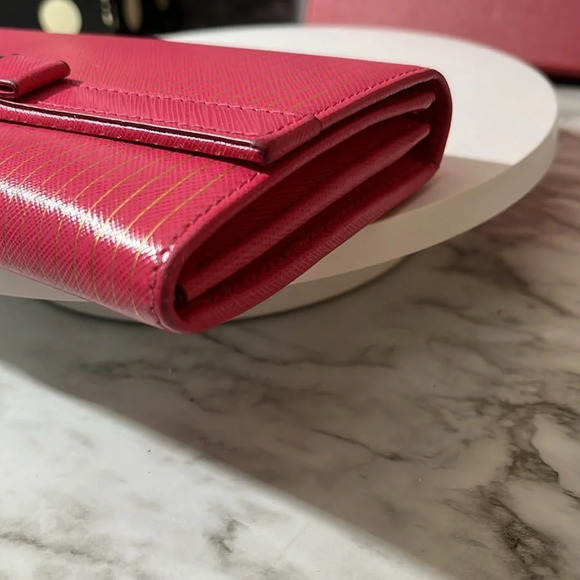 Salvatore Ferragamo Vara Bow Continental Wallet Pink with Gold Pinstripe. GUC - Picture 7 of 13